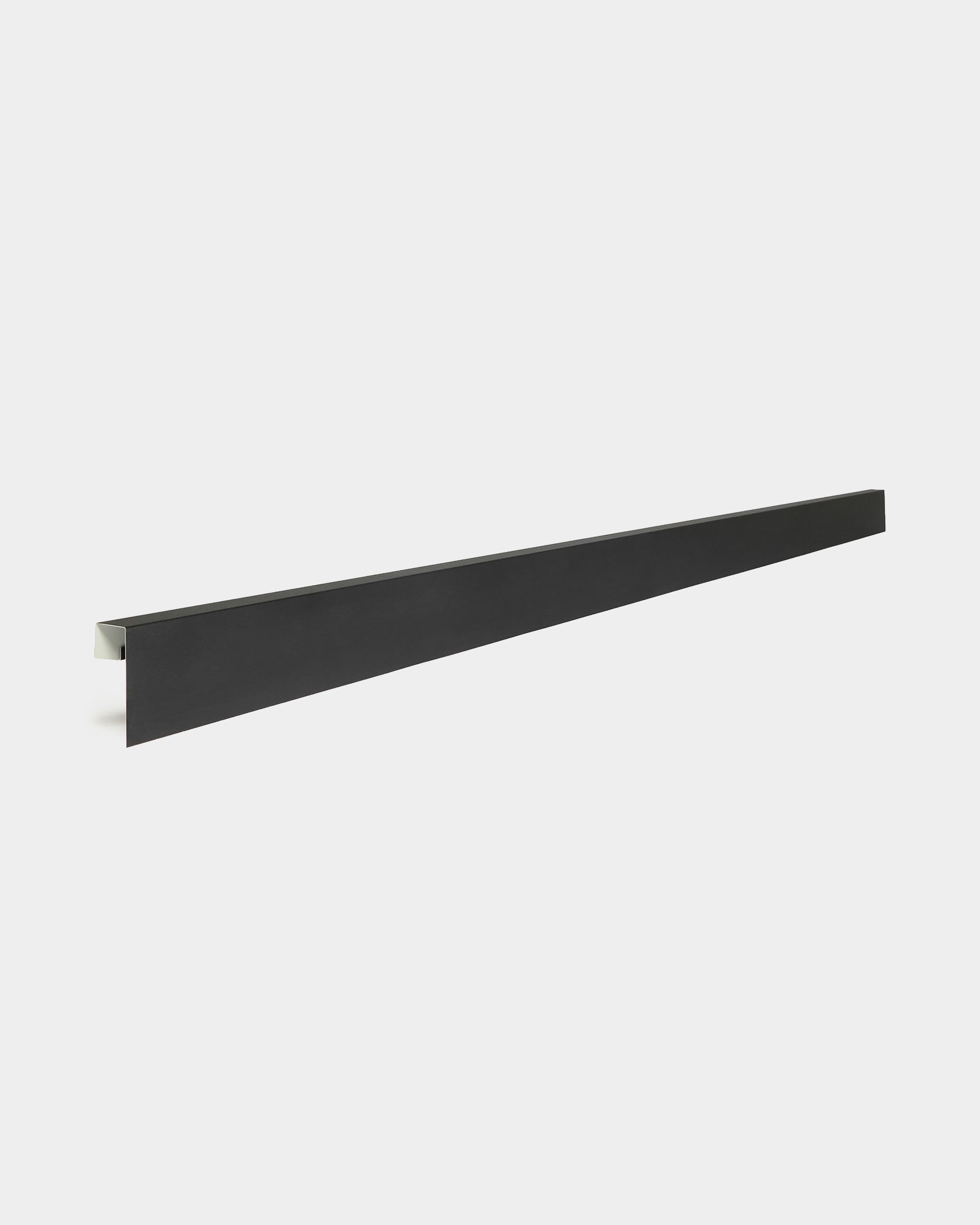 WoodUpp Aluwood 240 cm black aluminum profile with right-angle bend, designed for use with outdoor facade panels, ideal for finishing cladding borders.